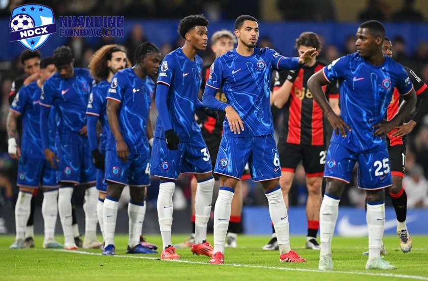 Vị trí trong top 4 của Chelsea đang bị đe dọa nghiêm trọng.