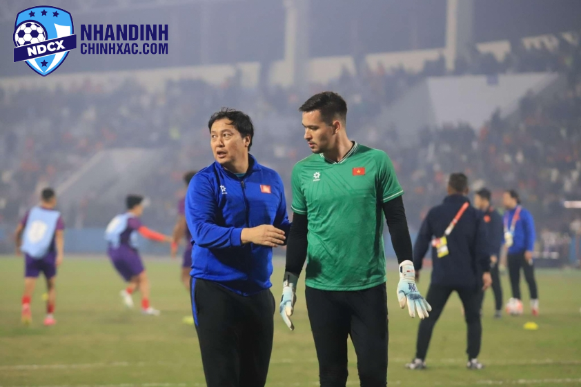 “Văn Toàn Tiết Lộ Dự Đoán Gây Sốc Cho Filip Nguyễn Tại AFF Cup 2026”