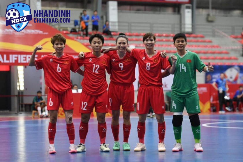 ĐT futsal nữ Việt Nam cũng tiến sát cơ hội dự VCk futsal World Cup 2025 (Ảnh: VFF)