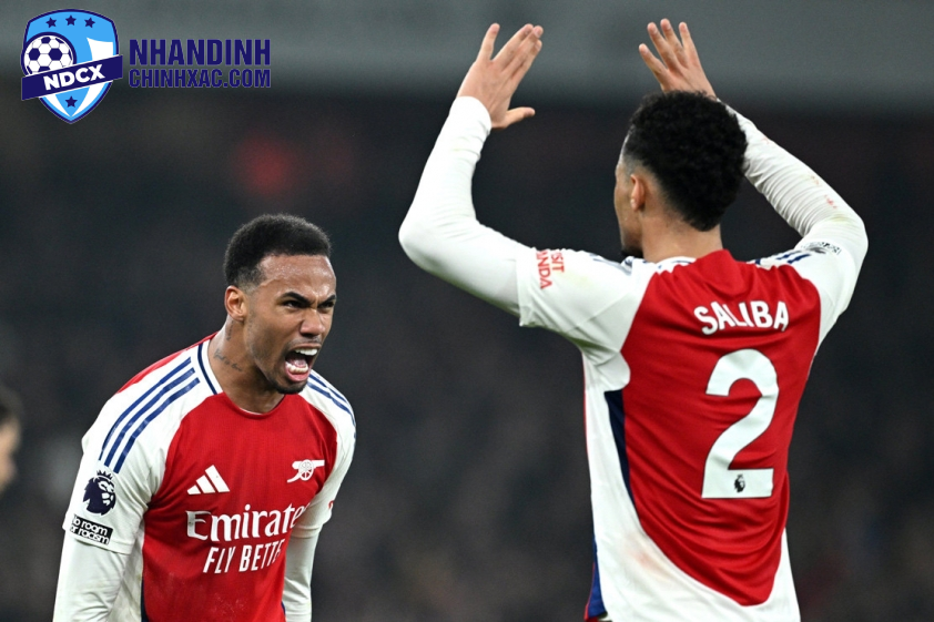 Thắng Tottenham là bước ngoặt cho Arsenal?