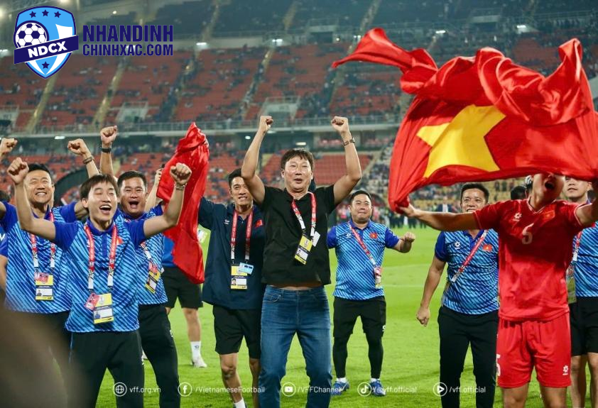 HLV Kim Sang Sik được ‘giúp sức’ để tái lập thành tích HCV SEA Games