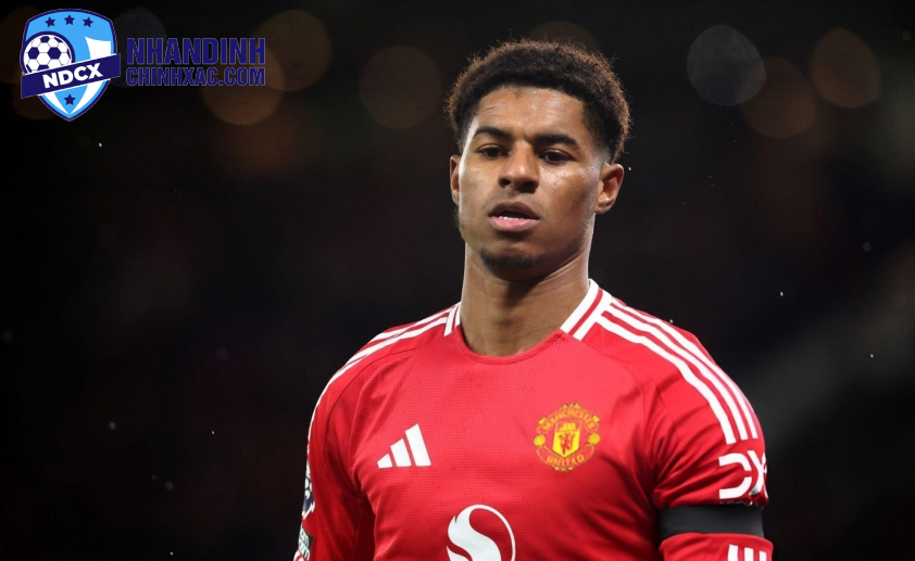 “Manchester United Chốt Giá Mua Hậu Vệ Mới, Tình Hình Rashford Ngày 21/1”