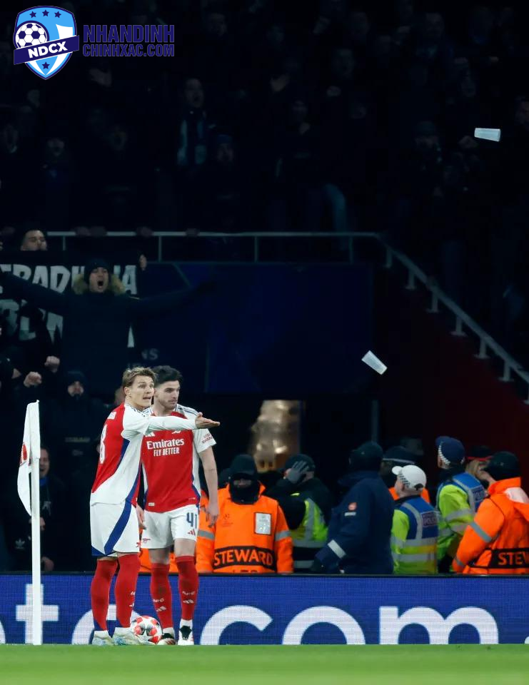 Martin Ødegaard, đội trưởng Arsenal, cũng bị nhắm đến trong vụ việc (Ảnh: Getty).