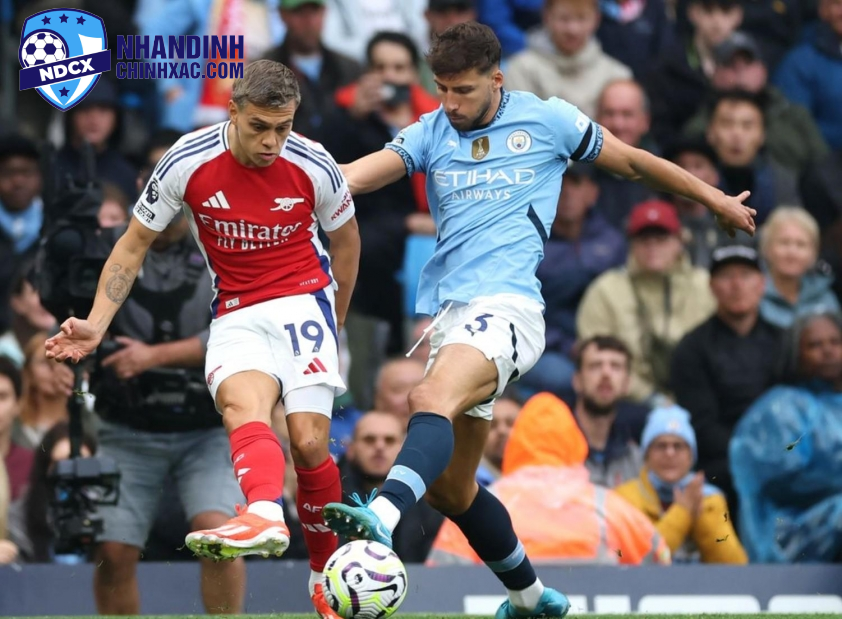 Man City cần 3 điểm để trụ lại top 4, trong khi Arsenal buộc phải thắng nếu còn muốn đua vô địch với Liverpool.